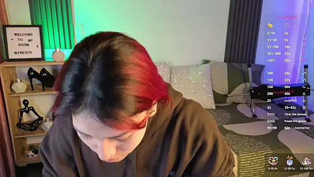 Fresita Rosita online show from 11-14-25, 12:37