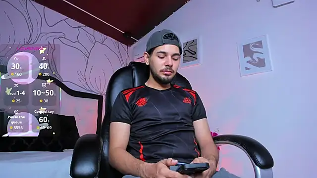 Snapshot of Samir_bear chatting on 12-04-25, 12:36 Samir bear online show from 12-04-25, 12:36