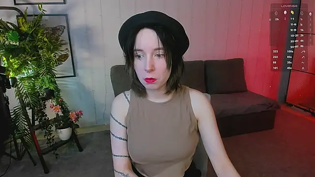 lilithlunna online show from 02-06-25, 11:15