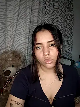 Snapshot of Ema_kraus chatting on 02-01-25, 05:18 Ema kraus online show from 02-01-25, 05:18