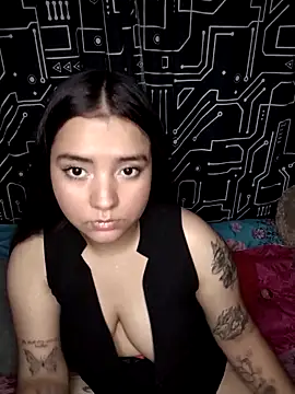 Snapshot of Ema_kraus chatting on 03-04-25, 06:04 Ema kraus online show from 03-04-25, 06:04