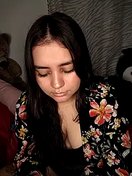 Snapshot of Ema_kraus chatting on 03-18-25, 06:46 Ema kraus online show from 03-18-25, 06:46