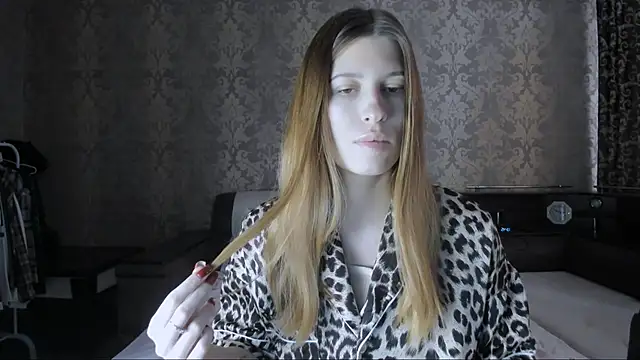 Snapshot of Agnes_Allenn chatting on 10-09-25, 10:46 Agnes Allenn online show from 10-09-25, 10:46