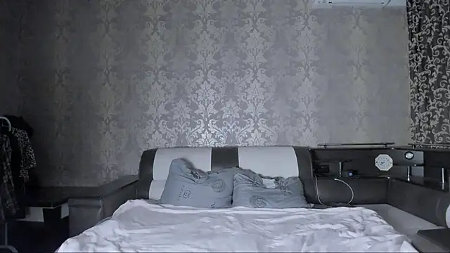 Snapshot of Agnes_Allenn chatting on 10-16-25, 12:17 Agnes Allenn online show from 10-16-25, 12:17