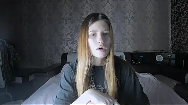 Snapshot of Agnes_Allenn chatting on 10-18-25, 11:11 Agnes Allenn online show from 10-18-25, 11:11