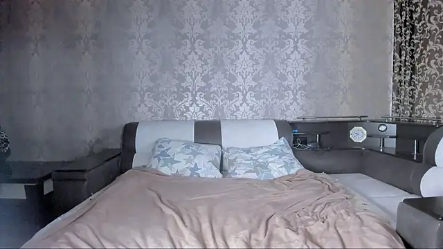 Snapshot of Agnes_Allenn chatting on 10-23-25, 11:20 Agnes Allenn online show from 10-23-25, 11:20