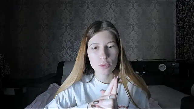 Snapshot of Agnes_Allenn chatting on 10-30-25, 10:16 Agnes Allenn online show from 10-30-25, 10:16