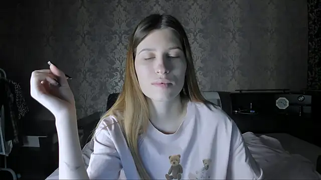 Snapshot of Agnes_Allenn chatting on 11-14-25, 10:36 Agnes Allenn online show from 11-14-25, 10:36