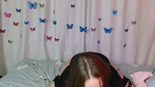 Snapshot of Phantommira chatting on 01-09-25, 10:52 Phantommira online show from 01-09-25, 10:52