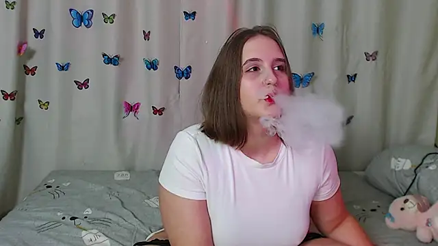 Snapshot of Phantommira chatting on 01-10-25, 07:32 Phantommira online show from 01-10-25, 07:32