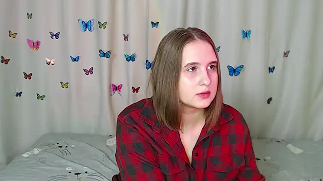 Snapshot of Phantommira chatting on 01-20-25, 01:00 Phantommira online show from 01-20-25, 01:00