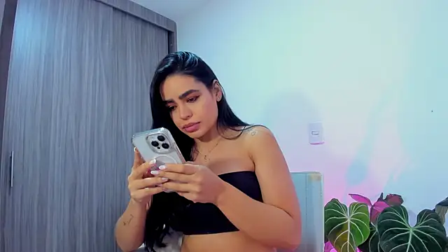 Sara Leblanc online show from 10-14-25, 03:24