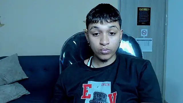 Dominick jones online show from 11-15-25, 06:15