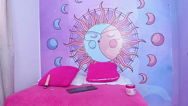 Mariana 16  online show from 10-18-25, 02:40