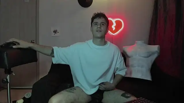 Antonello Vannucci online show from 12-27-24, 02:58