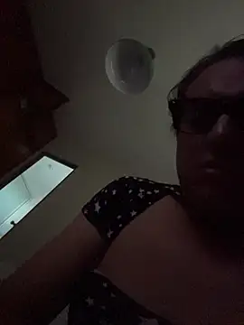 Snapshot of NikkelSofia chatting on 10-24-25, 10:50 NikkelSofia online show from 10-24-25, 10:50