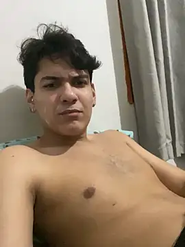 Snapshot of junior29_ chatting on 12-23-24, 05:39 junior29 online show from 12-23-24, 05:39