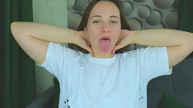 Cute smile sharon online show from 09-19-25, 06:37