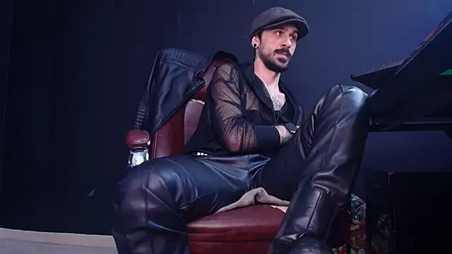 Snapshot of AxelColton chatting on 10-21-25, 10:27 AxelColton online show from 10-21-25, 10:27