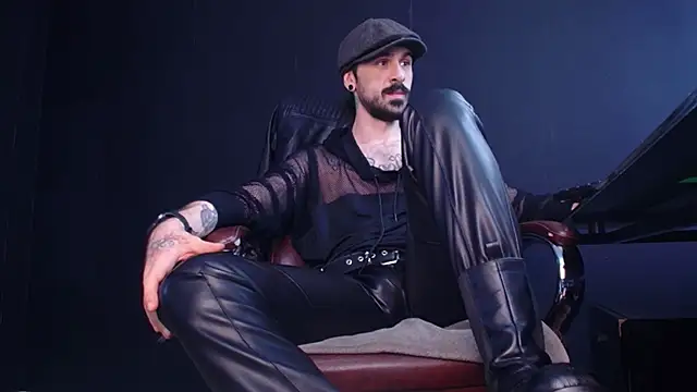 Snapshot of AxelColton chatting on 10-24-25, 10:33 AxelColton online show from 10-24-25, 10:33