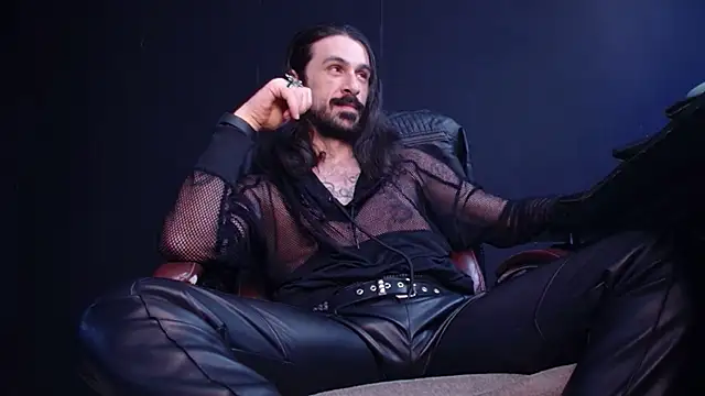 Snapshot of AxelColton chatting on 10-25-25, 10:23 AxelColton online show from 10-25-25, 10:23