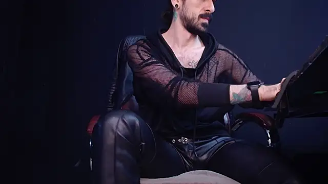 Snapshot of AxelColton chatting on 10-27-25, 11:25 AxelColton online show from 10-27-25, 11:25