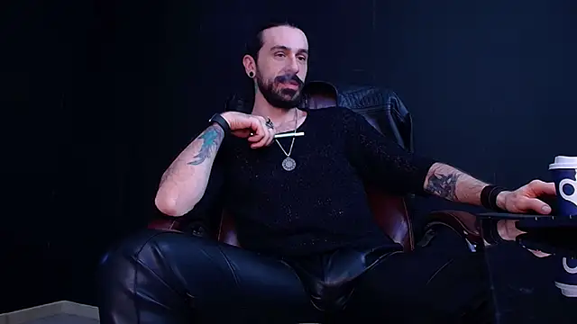 Snapshot of AxelColton chatting on 11-05-25, 11:32 AxelColton online show from 11-05-25, 11:32