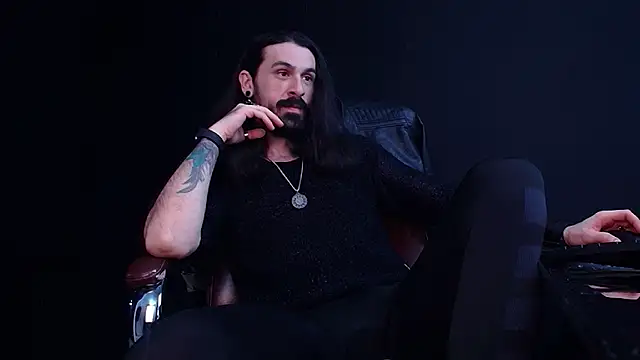 Snapshot of AxelColton chatting on 11-14-25, 11:31 AxelColton online show from 11-14-25, 11:31