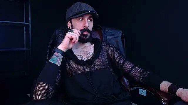 Snapshot of AxelColton chatting on 12-04-25, 06:23 AxelColton online show from 12-04-25, 06:23