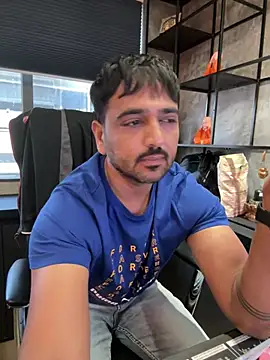 Snapshot of Nil_Talreja chatting on 12-19-24, 05:40 Nil Talreja online show from 12-19-24, 05:40