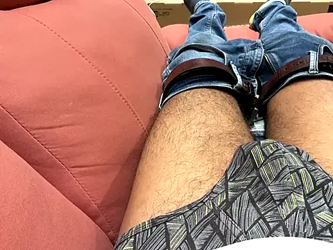 Snapshot of Nil_Talreja chatting on 12-15-25, 09:13 Nil Talreja online show from 12-15-25, 09:13