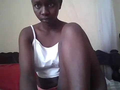 Snapshot of Missbella25 chatting on 10-20-25, 06:03 Missbella25 online show from 10-20-25, 06:03
