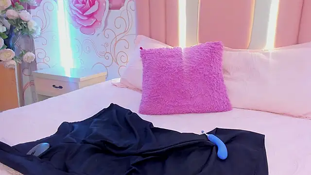 Lily Martinez online show from 02-06-25, 02:00