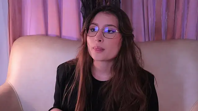 Daisha Riley online show from 10-22-25, 06:29