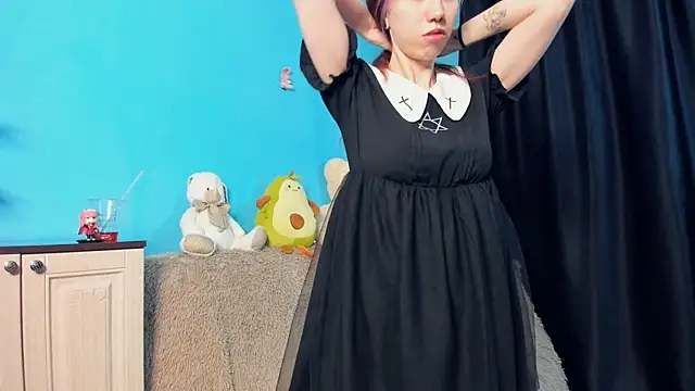 Snapshot of _Mindy_ chatting on 12-20-24, 03:31 Mindy online show from 12-20-24, 03:31