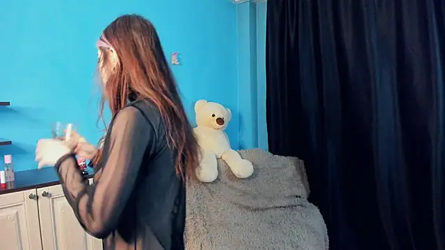 Snapshot of _Mindy_ chatting on 12-25-24, 07:03 Mindy online show from 12-25-24, 07:03