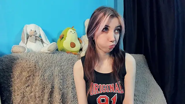 Snapshot of _Mindy_ chatting on 12-27-24, 03:53 Mindy online show from 12-27-24, 03:53