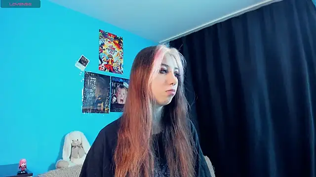 Snapshot of _Mindy_ chatting on 01-12-25, 02:35 Mindy online show from 01-12-25, 02:35