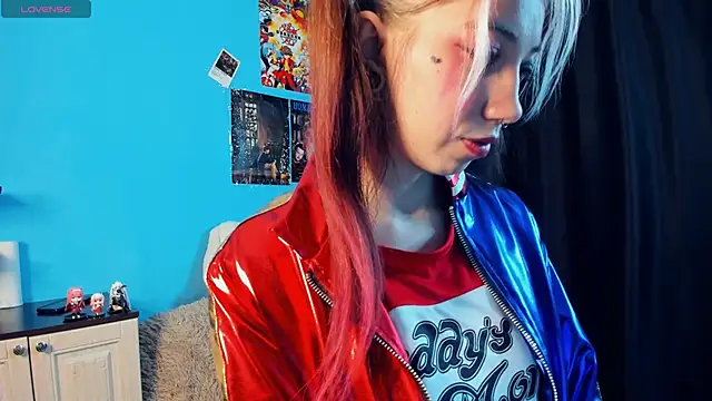 Snapshot of _Mindy_ chatting on 01-24-25, 03:00 Mindy online show from 01-24-25, 03:00