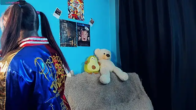 Snapshot of _Mindy_ chatting on 01-24-25, 06:03 Mindy online show from 01-24-25, 06:03