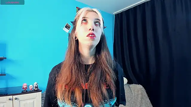 Snapshot of _Mindy_ chatting on 01-28-25, 02:32 Mindy online show from 01-28-25, 02:32