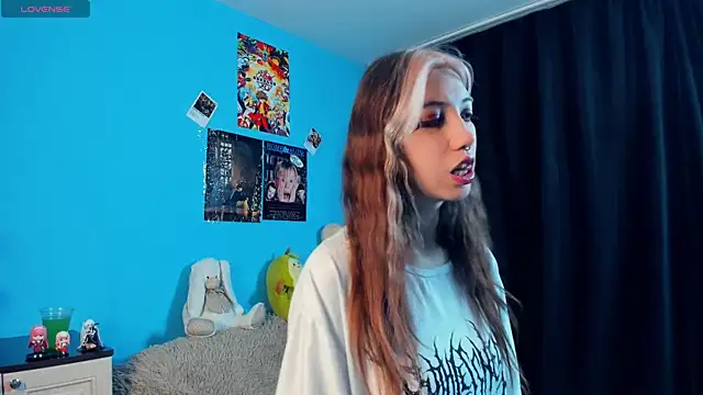 Snapshot of _Mindy_ chatting on 02-07-25, 02:29 Mindy online show from 02-07-25, 02:29