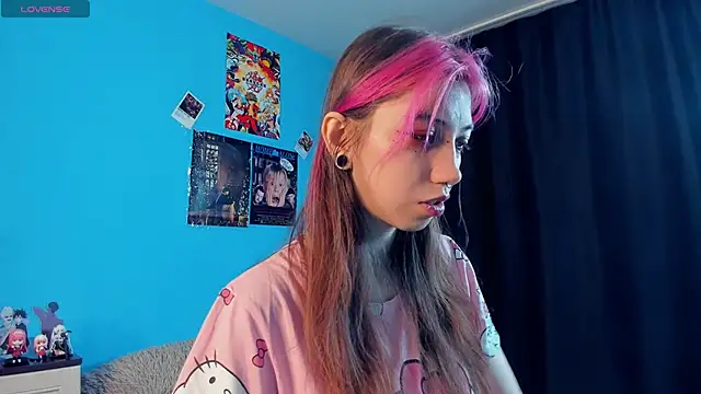 Snapshot of _Mindy_ chatting on 03-01-25, 03:10 Mindy online show from 03-01-25, 03:10