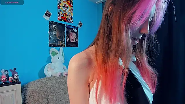 Snapshot of _Mindy_ chatting on 03-06-25, 12:43 Mindy online show from 03-06-25, 12:43