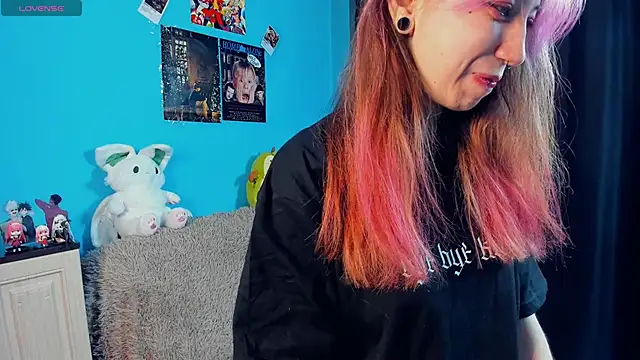 Snapshot of _Mindy_ chatting on 03-08-25, 02:34 Mindy online show from 03-08-25, 02:34