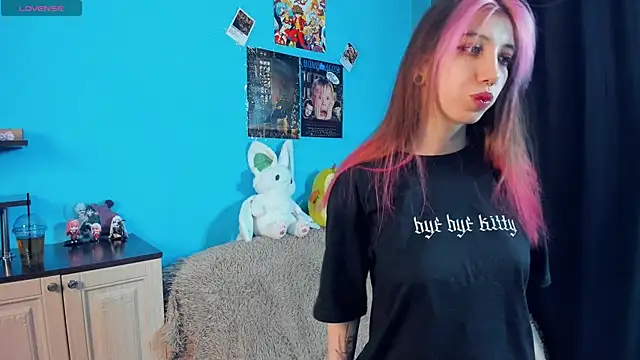 Snapshot of _Mindy_ chatting on 03-14-25, 02:20 Mindy online show from 03-14-25, 02:20