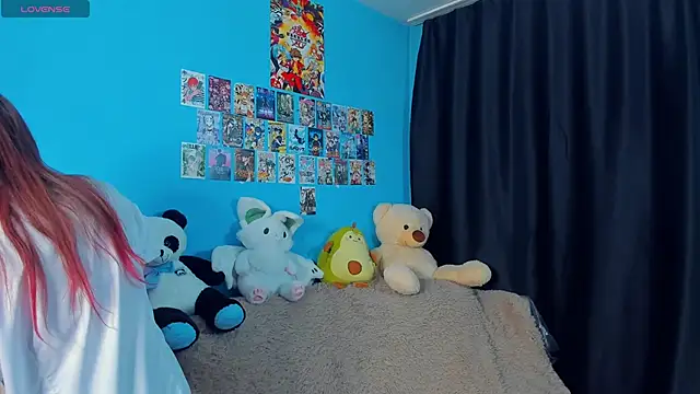 Snapshot of _Mindy_ chatting on 10-18-25, 03:20 Mindy online show from 10-18-25, 03:20