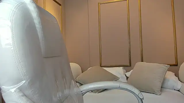 PerlaPreciosa online show from 09-19-25, 04:03