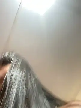 Snapshot of dani-lue chatting on 03-27-26, 01:22 dani-lue online show from 03-27-26, 01:22