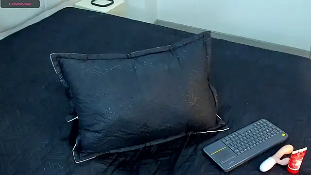 AbrilSonne online show from 01-08-25, 10:58